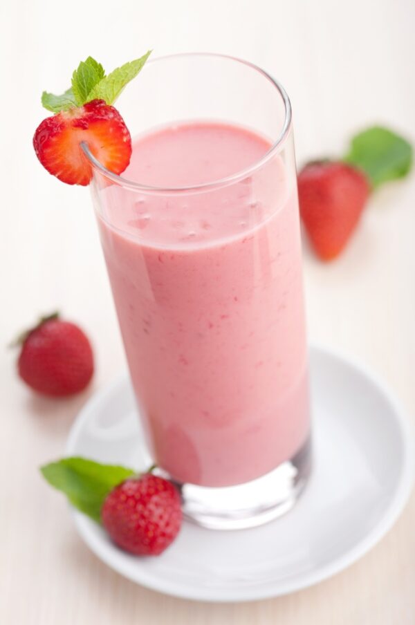 Strawberry Cream Smoothie - Lean Bellas Kitchen