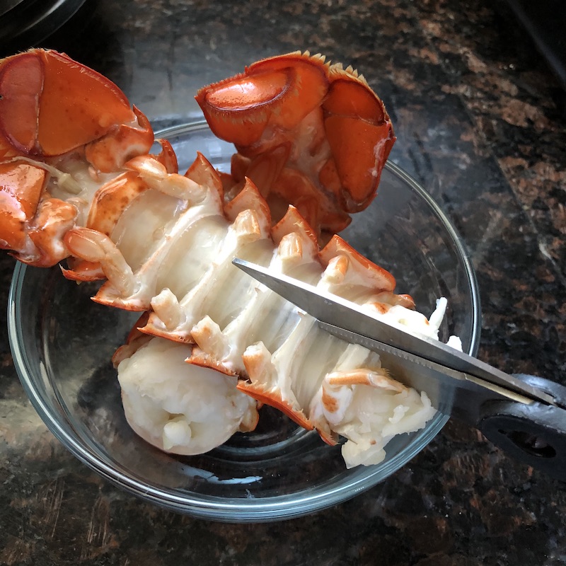 cutting-bottom-shell-lobster-tail