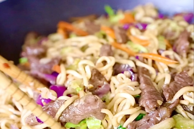 Beef Ramen Noodle Stir Fry closer look on tips of how to tenderize the beef