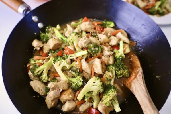 Best Chicken and Veggie Stir Fry - Lean Bellas Kitchen