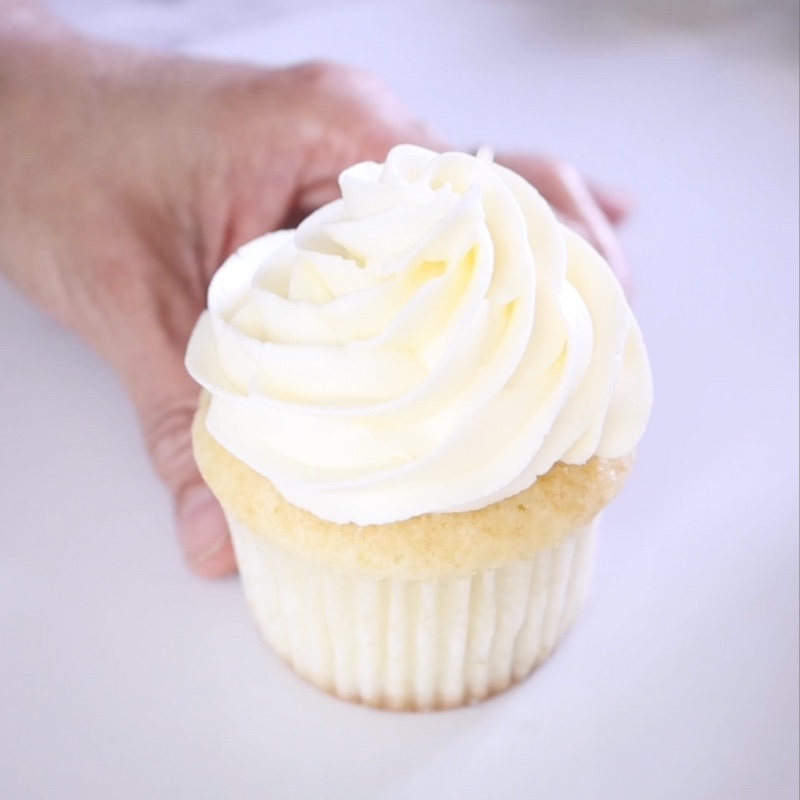 The Best Vanilla Cupcakes rosette design