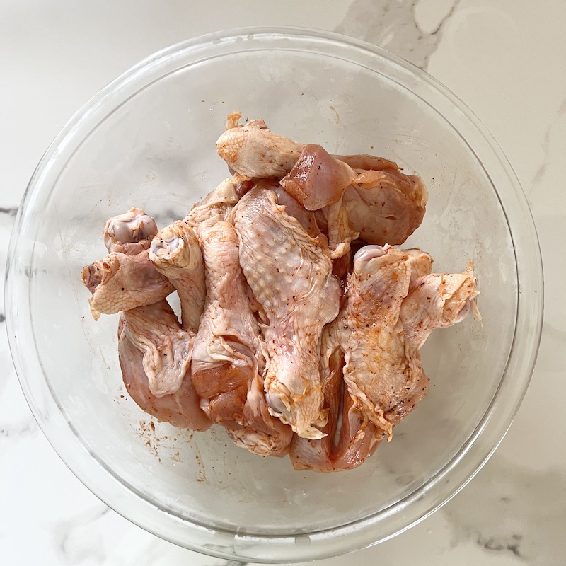 Seasoned chicken drumsticks